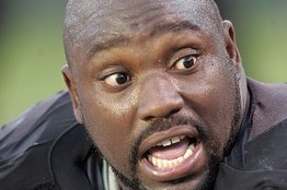 Warren Sapp was not into gay porn or bad clock management when he played for the Raiders.